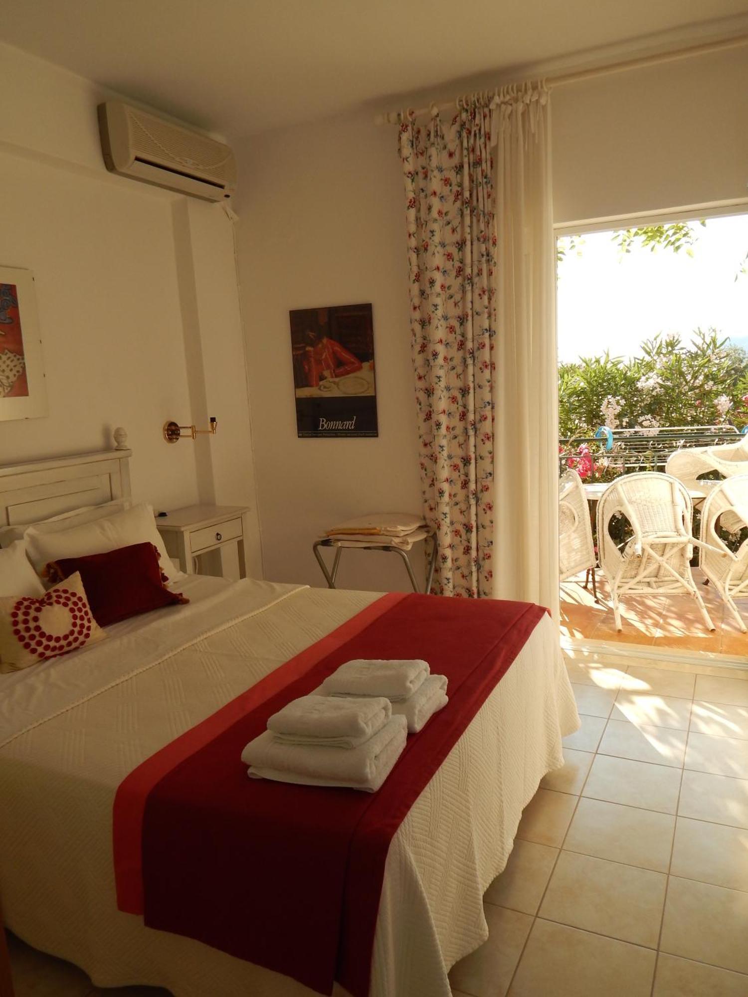 Palmina Mare Villa And Studios Paralia Vrachou Exterior foto